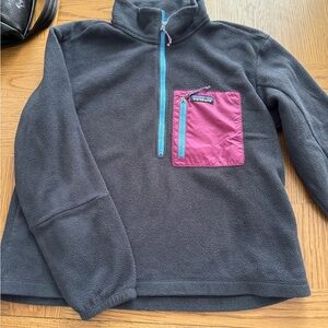 Women's Patagonia Fleece Pullover - Charcoal and Magenta